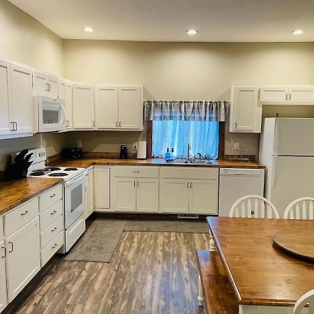 Modern Farmhouse 3 Bed, 2 Bath Apartment, Sleeps 7, Lots Of Space, Steps To Downtown, Honeywell & Eagles Theater Wabash エクステリア 写真