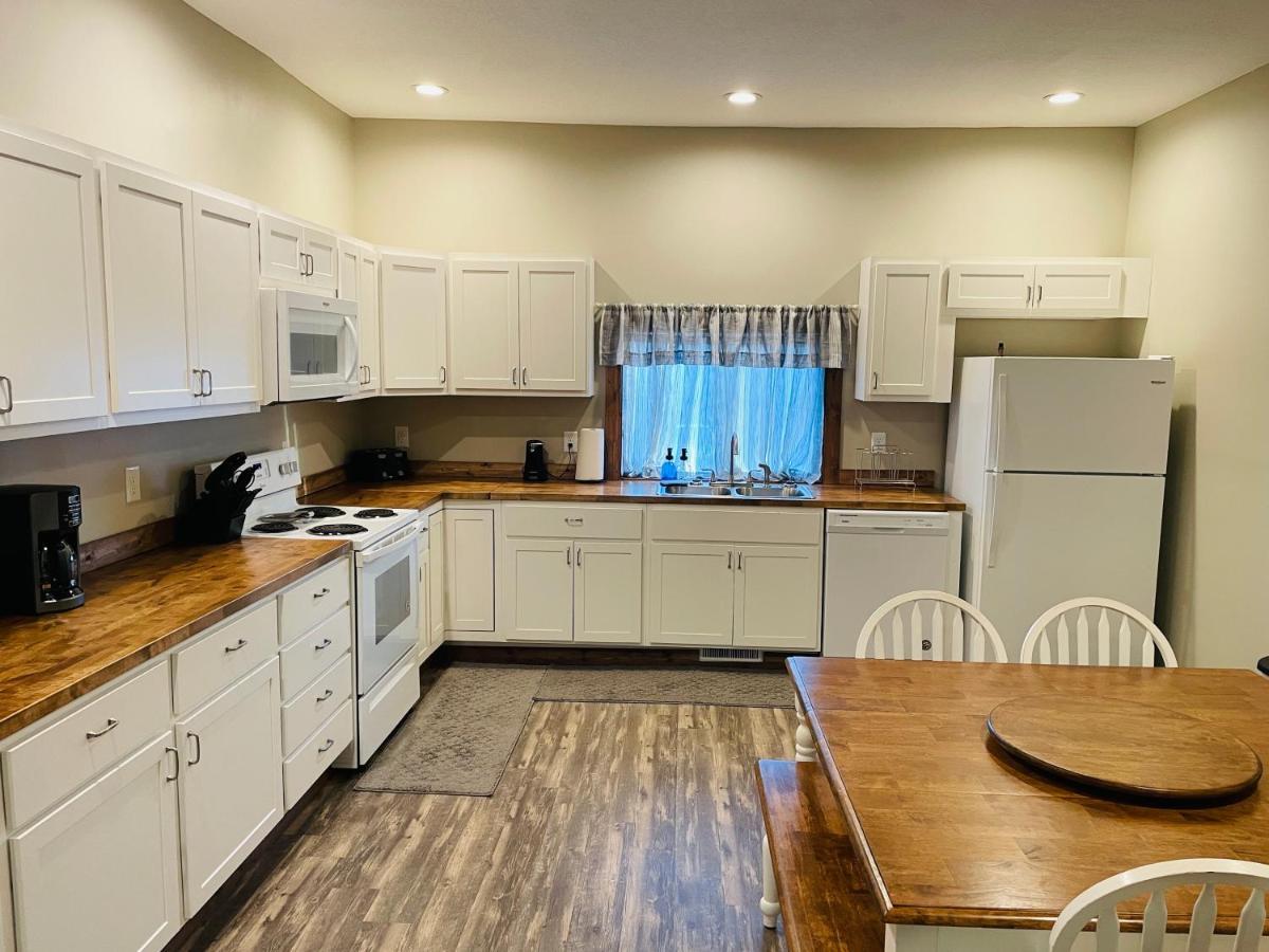 Modern Farmhouse 3 Bed, 2 Bath Apartment, Sleeps 7, Lots Of Space, Steps To Downtown, Honeywell & Eagles Theater Wabash エクステリア 写真