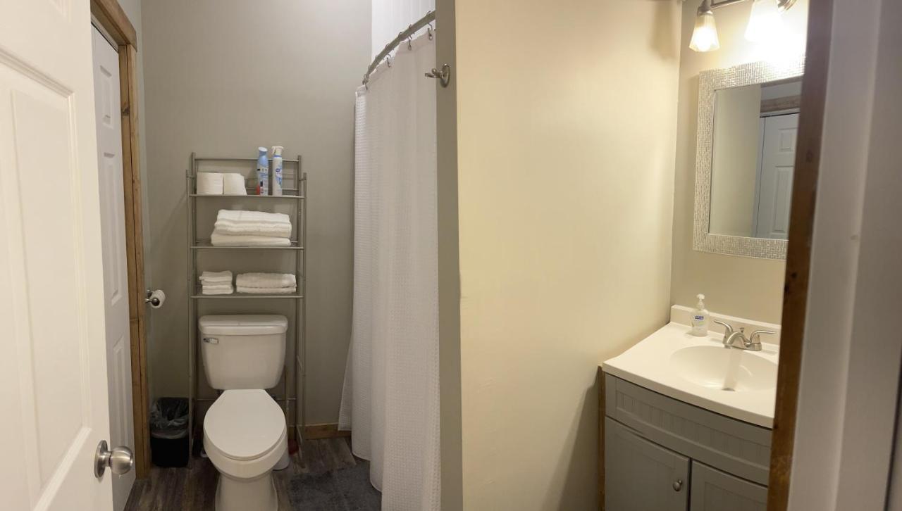 Modern Farmhouse 3 Bed, 2 Bath Apartment, Sleeps 7, Lots Of Space, Steps To Downtown, Honeywell & Eagles Theater Wabash エクステリア 写真