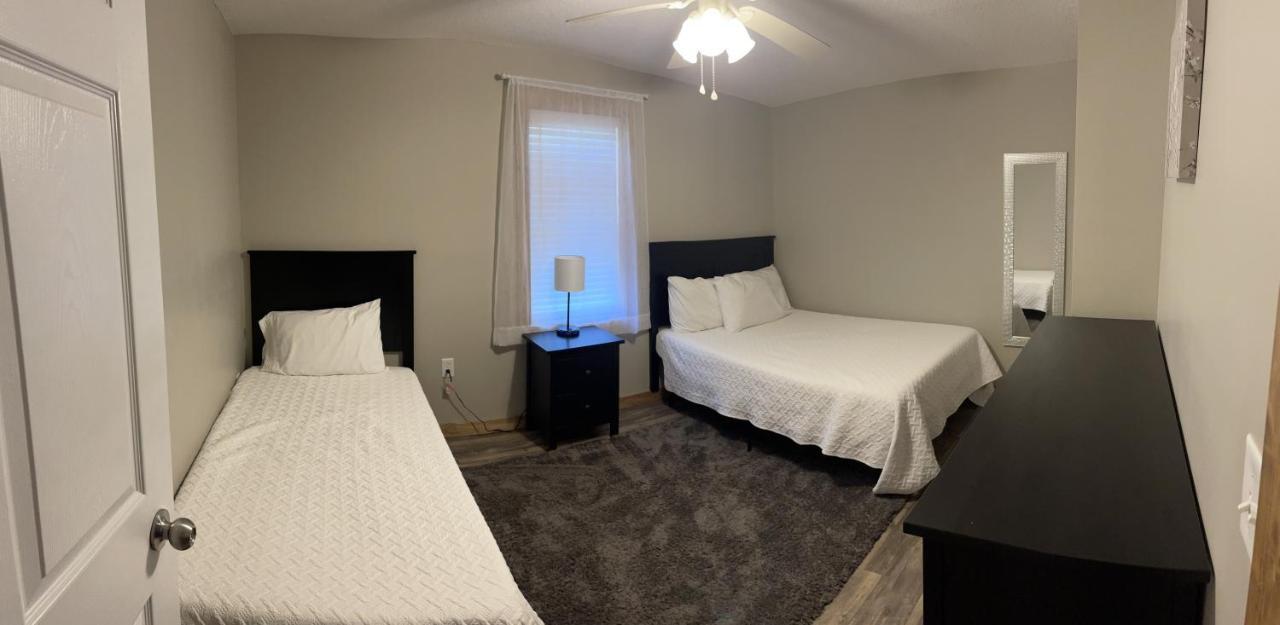 Modern Farmhouse 3 Bed, 2 Bath Apartment, Sleeps 7, Lots Of Space, Steps To Downtown, Honeywell & Eagles Theater Wabash エクステリア 写真