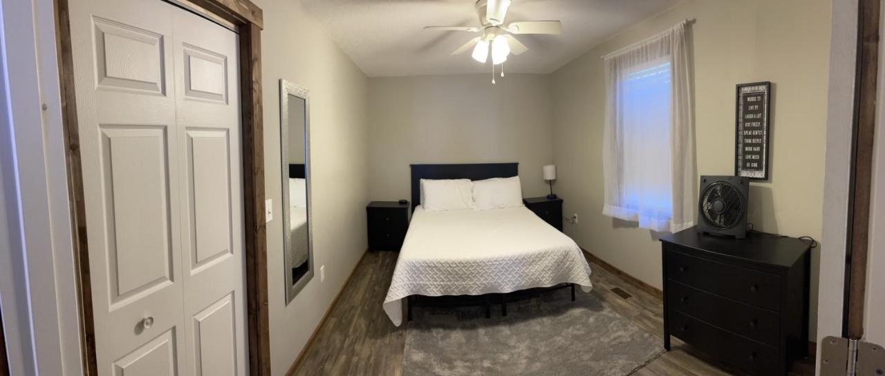 Modern Farmhouse 3 Bed, 2 Bath Apartment, Sleeps 7, Lots Of Space, Steps To Downtown, Honeywell & Eagles Theater Wabash エクステリア 写真